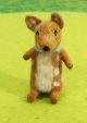 Filz-Fingerpuppe Rehkitz kaufen München, Filzfingerpuppe Rehkitz kaufen Bayern, glove puppet fawn hand made of felt, natürliches Kinder-Spielzeug aus Filz kaufen Erding, Filz-Finger-Puppe Rehkitz