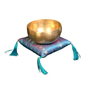 Klangschale 550 - 559 g Messing kaufen München, Klang-Schale kaufen Erding, buy indian singing bowl, Klangschalentherapie Bayern, Musik-Pädagogik, Musik-Therapie, Klang-Schalen-Therapie, Klang-Schale BRD, Klangschale aus Indien, Klangschale 550 - 559 g