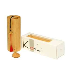 Original Koshi Klangspiel Ignis Feuer aus Bambus mit rotem Logo-Punkt Original Koshi Windspiel Ignis kaufen Bayern, pentatonisch gestimmtes Koshi Ignis, carillons, wind chime Aqua, Koshi-Sphäre Ignis, Koshi Raumklang Ignis Koshi Glockenspiel Feuer kaufen